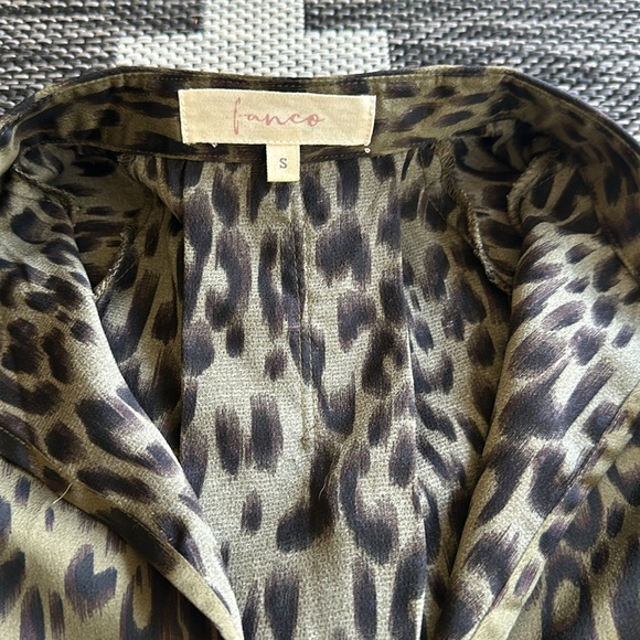 Leopard Print Tie-Front Blouse - Picture 2 of 5